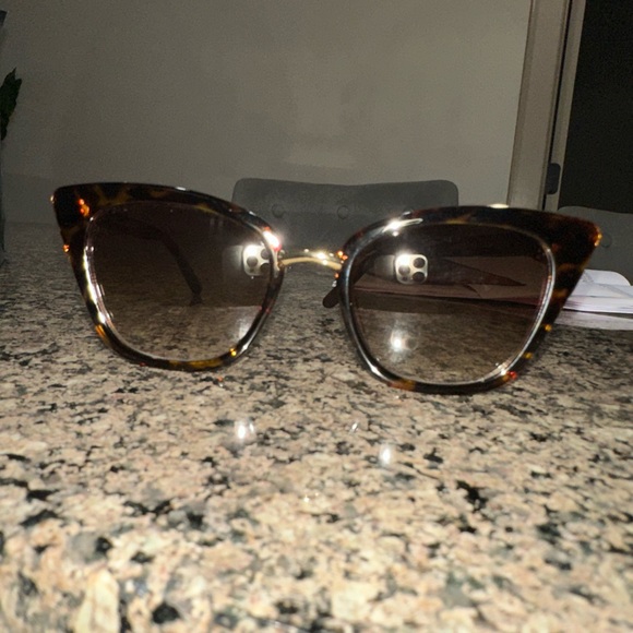 Tortoise Shell Sunglasses - Picture 5 of 5